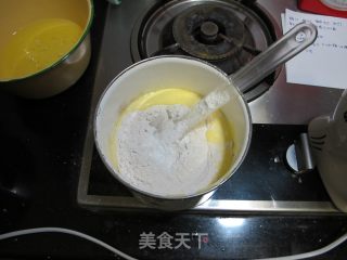 紫薯酸奶戚风蛋糕的做法步骤：2