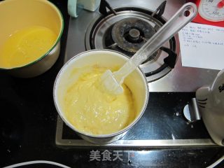 紫薯酸奶戚风蛋糕的做法步骤：2