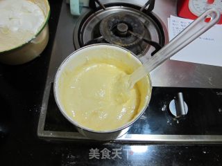 紫薯酸奶戚风蛋糕的做法步骤：2