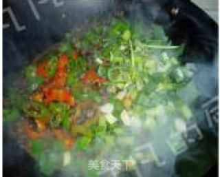 爆炒田螺肉的做法步骤：2