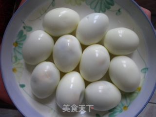 猪脚卤蛋的做法步骤：2