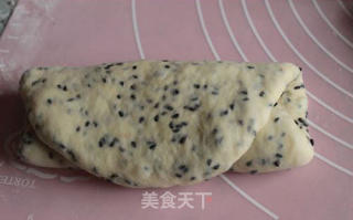 汤种黑芝麻土司的做法步骤：2