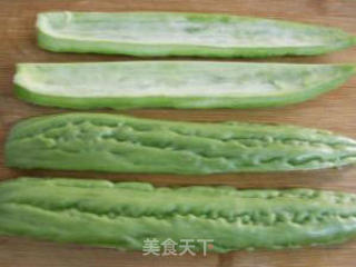 苦瓜炒牛肉的做法步骤：3
