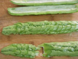 苦瓜炒牛肉的做法步骤：3