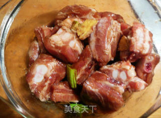 排骨焖茄干的做法步骤：2