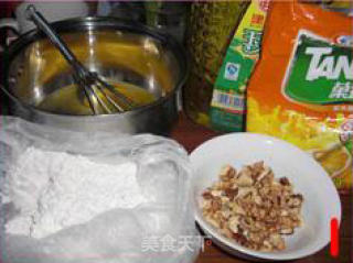 香橙核桃蛋糕的做法步骤：2