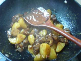 土豆烧排骨的做法步骤：2