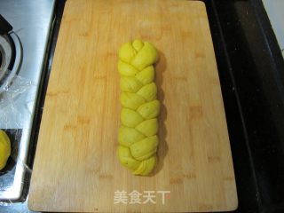 南瓜辫子土司的做法步骤：2