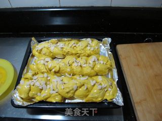 南瓜辫子土司的做法步骤：2
