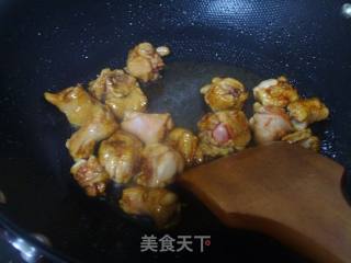 土豆烧鸡翅的做法步骤：2