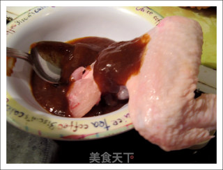 烤肉酱红茶烤鸡翅的做法步骤：2