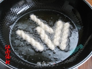 麻花的做法步骤：4