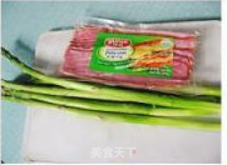 煎培根芦笋卷的做法步骤：2