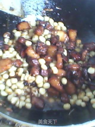 红焖肉玉米豆的做法步骤：2