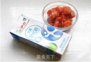 菠萝奶昔的做法步骤：2