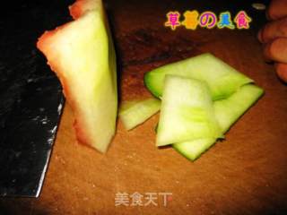 凉拌西瓜皮的做法步骤：2