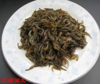 酥炸小虾米的做法步骤：2