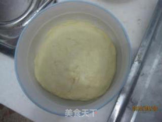 肉松辫子面包的做法步骤：2
