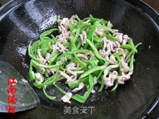 青椒肉丝的做法步骤：3