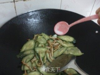 黄瓜鸡蛋炒肉片的做法步骤：3