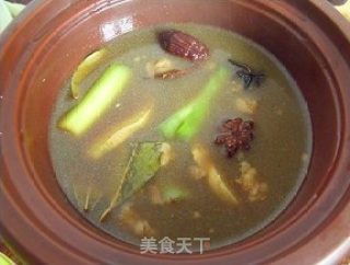 老杨卤肉饭的做法步骤：2