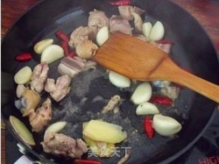 鸡块炖南瓜的做法步骤：2