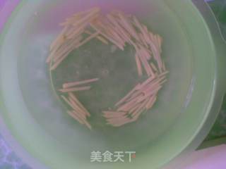 炝土豆丝绿豆芽的做法步骤：2