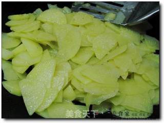 干煸土豆片的做法步骤：2