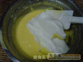 戚风杯仔小蛋糕的做法步骤：2