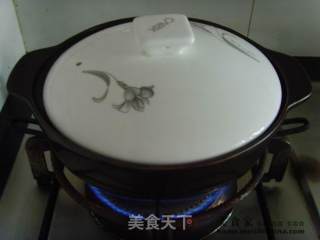 腊鸭腿煲仔饭的做法步骤：2