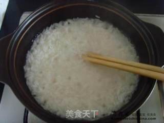 腊鸭腿煲仔饭的做法步骤：2