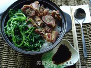 腊鸭腿煲仔饭的做法步骤：2