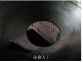 蒜烤蛤蟆鱼干的做法步骤：2