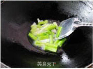 蒜烤蛤蟆鱼干的做法步骤：2