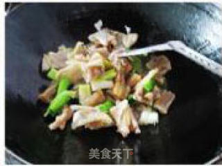 蒜烤蛤蟆鱼干的做法步骤：2