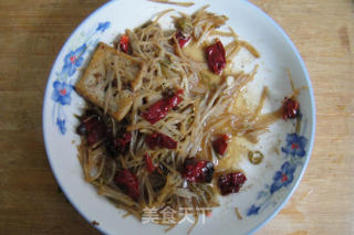 土豆丝炒饭的做法步骤：2