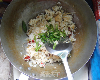 土豆丝炒饭的做法步骤：2
