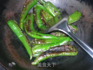 虎皮青椒的做法步骤：2