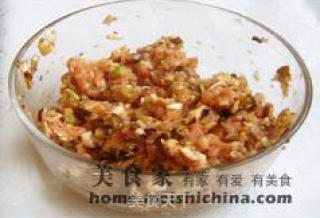 砂锅云吞鸡的做法步骤：2
