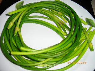 凉拌蒜苔丝的做法步骤：2