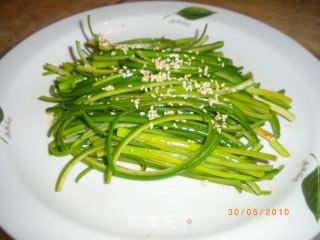 凉拌蒜苔丝的做法步骤：2