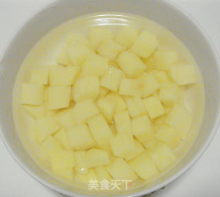 宫保土豆牛肉丁的做法步骤：2