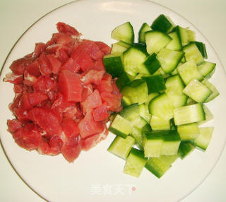 宫保土豆牛肉丁的做法步骤：2