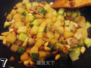 宫保土豆牛肉丁的做法步骤：2