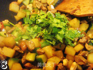 宫保土豆牛肉丁的做法步骤：2