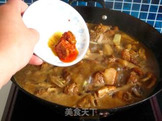 三黄鸡烧五花肉的做法步骤：4