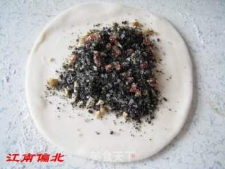 芝麻山楂馅饼的做法步骤：2