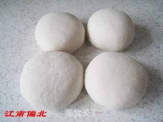 芝麻山楂馅饼的做法步骤：2