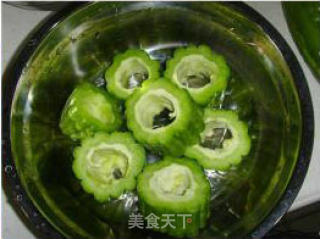 酿苦瓜的做法步骤：2
