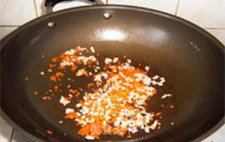 卡通肉松饭团的做法步骤：2